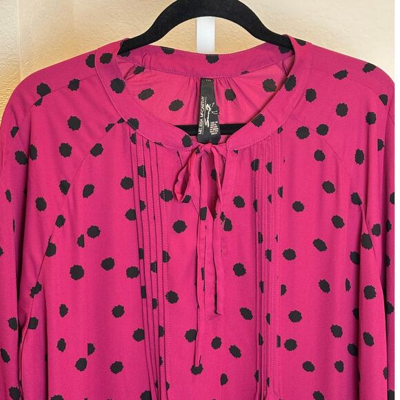 Melissa McCarthy Seven Womens Raspberry Pink Polka Dot Plus Size Blouse 1X NWT - Picture 3 of 7